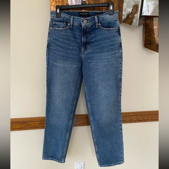 High Rise Straight 5 Pocket Jeans Size 28 - Picture 3 of 10